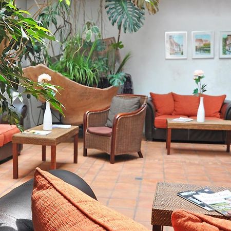 The Originals City, Hotel La Reine Jeanne, Orthez Exterior photo