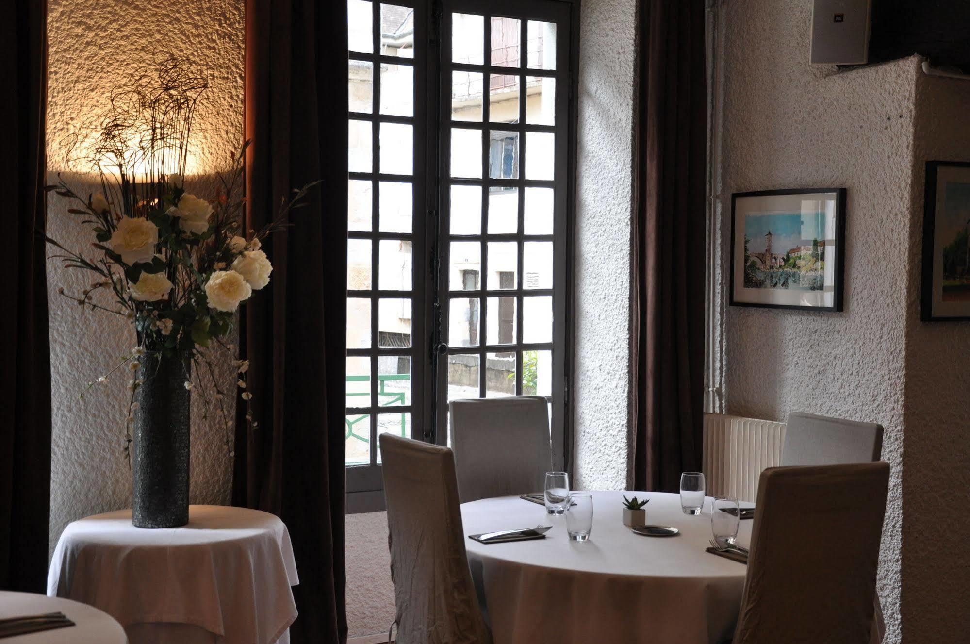 The Originals City, Hotel La Reine Jeanne, Orthez Exterior photo
