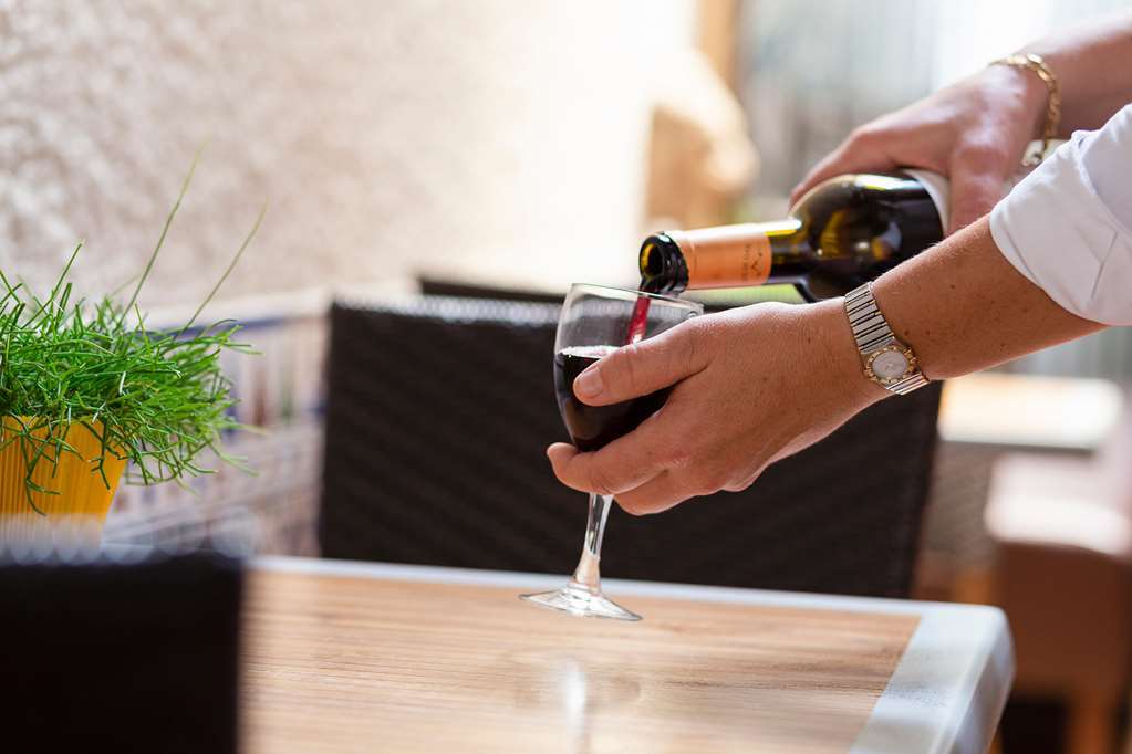 The Originals City, Hotel La Reine Jeanne, Orthez Amenities photo